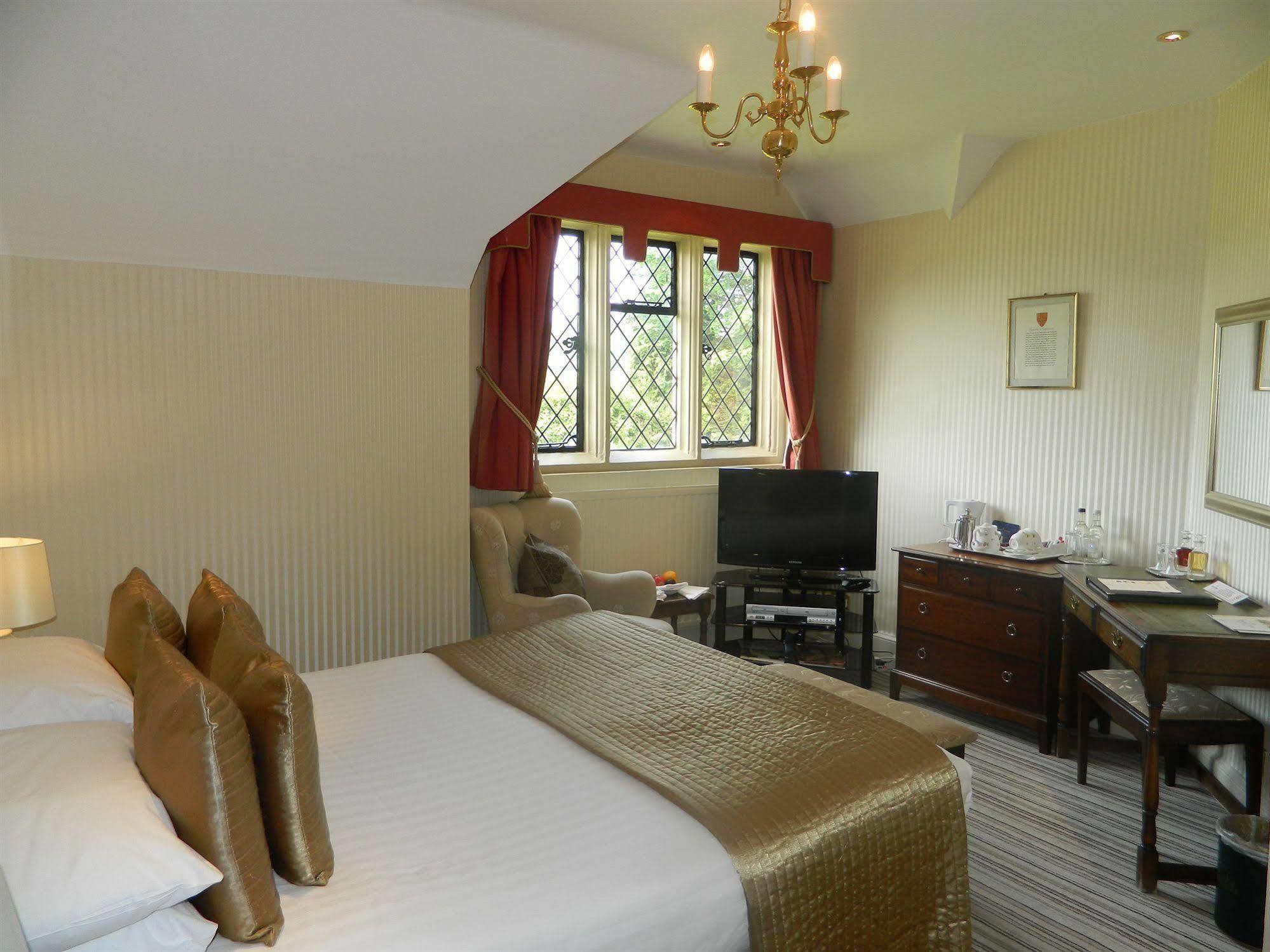 Eastwell Manor, Champneys Hotel & Spa Ashford  Exteriör bild